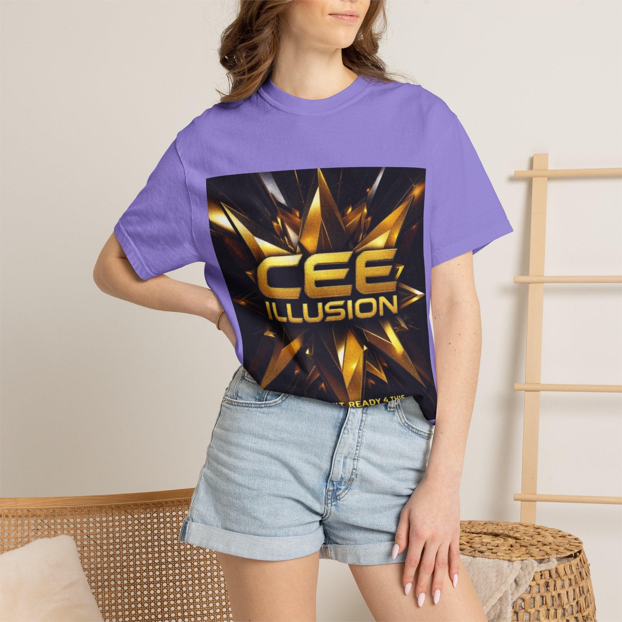 Cee Illusion Graphic T-Shirt — Bold Gold Starburst Design